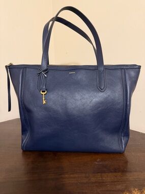 Fossil Dark Blue Leather Tote with Gold Key Charm